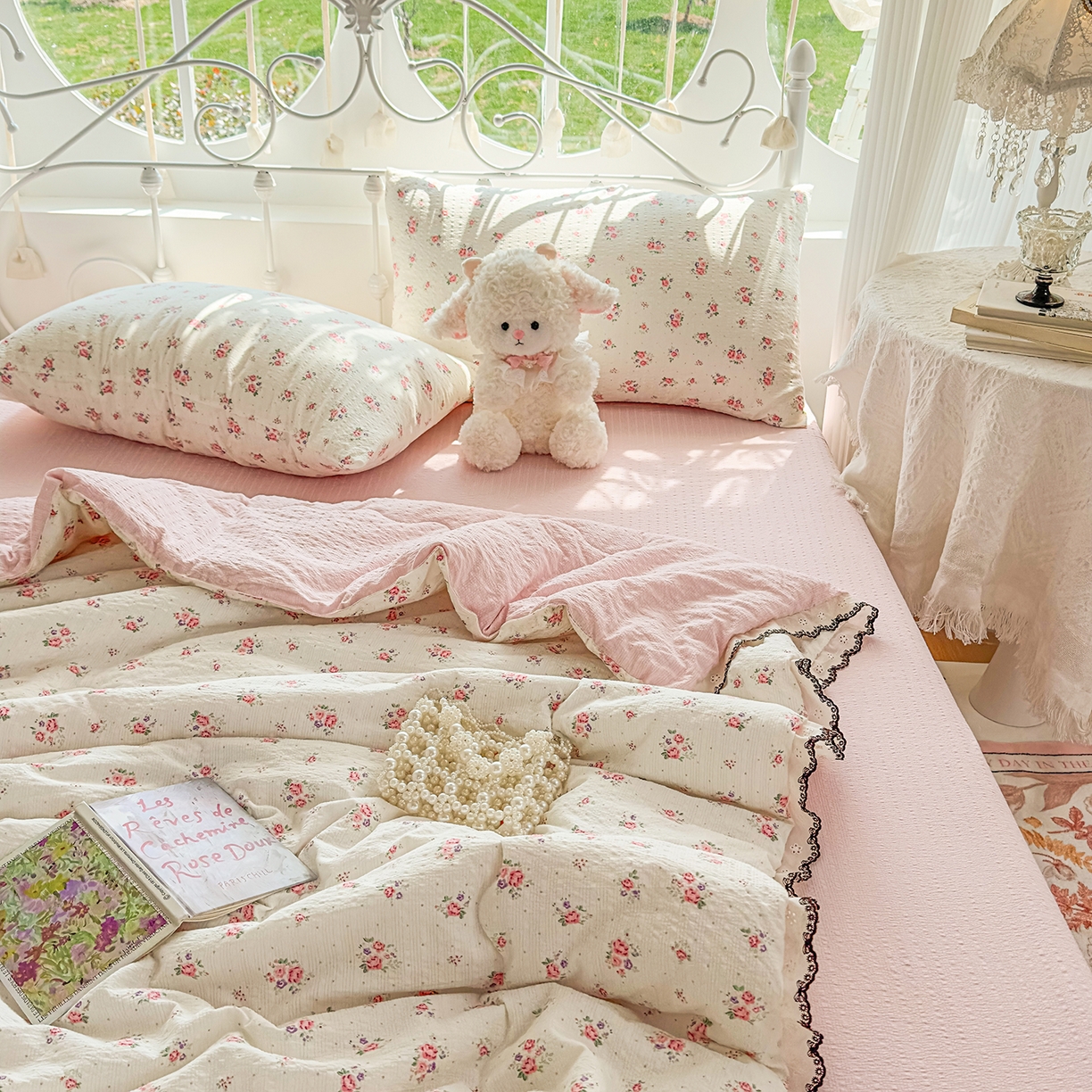 91家纺网 家纺一手货源 找家纺 眠势力 2026新款泡芙纱夏被四件套全棉花边空调被夏凉被薄被子 遇见花开