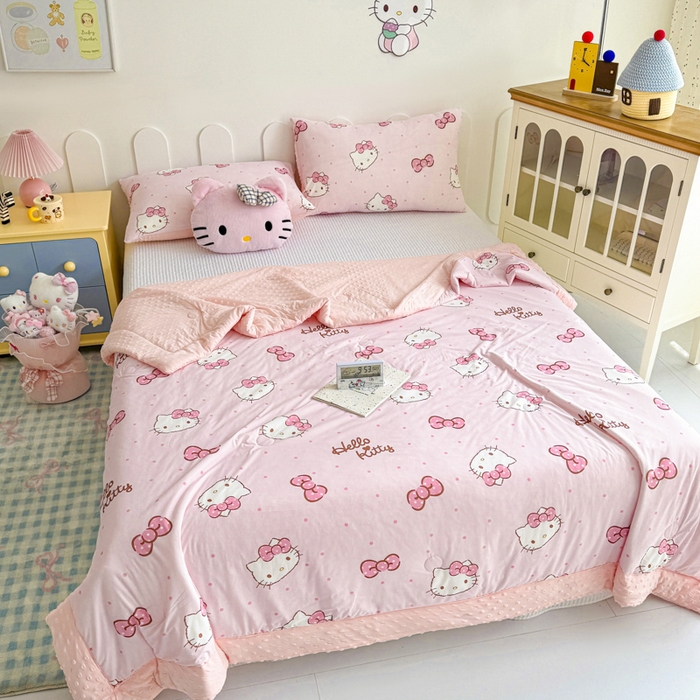 91家纺网 家纺一手货源 找家纺 花满路 2026新款儿童有氨凉感丝夏被夏凉被空调被 蜜糖kt