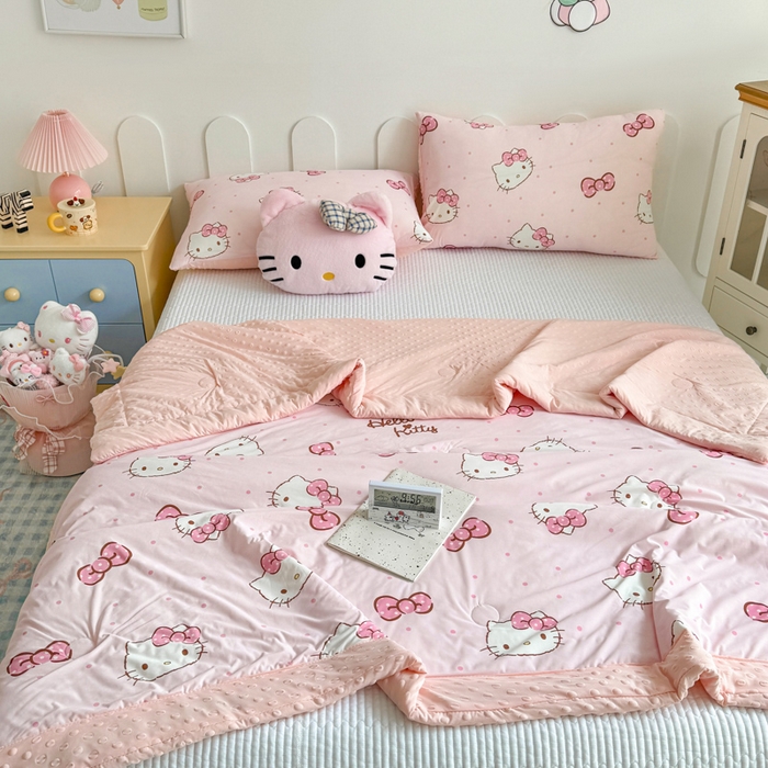 91家纺网 家纺一手货源 找家纺 花满路 2026新款儿童有氨凉感丝夏被夏凉被空调被 蜜糖kt