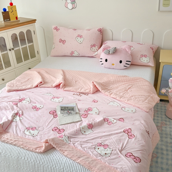 91家纺网 家纺一手货源 找家纺 花满路 2026新款儿童有氨凉感丝夏被夏凉被空调被 蜜糖kt