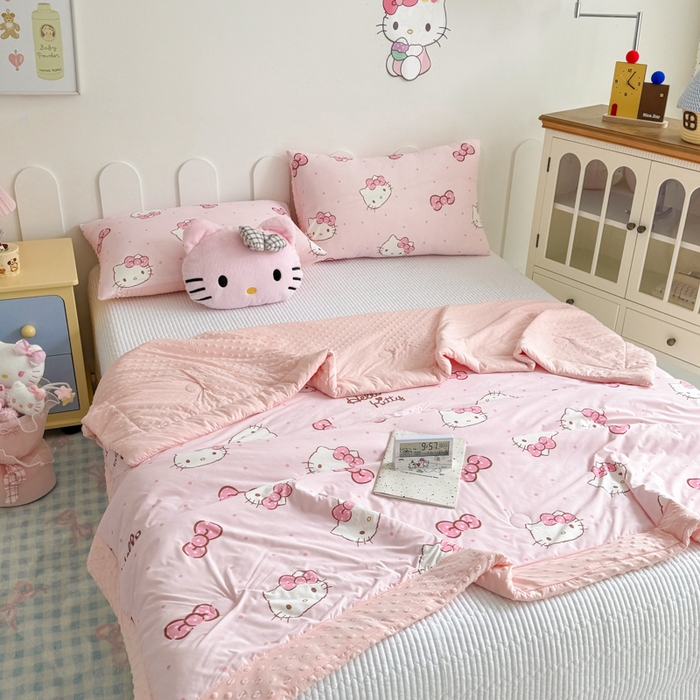 91家纺网 家纺一手货源 找家纺 花满路 2026新款儿童有氨凉感丝夏被夏凉被空调被 蜜糖kt