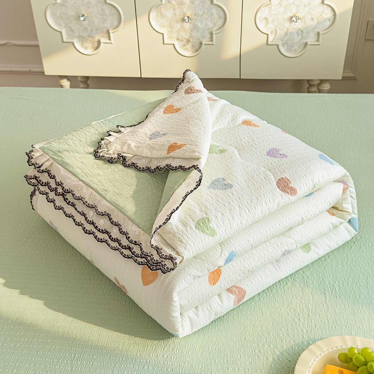 91家纺网 家纺一手货源 找家纺 眠势力 2026新款泡芙纱夏被四件套全棉花边空调被夏凉被薄被子 彩色爱心