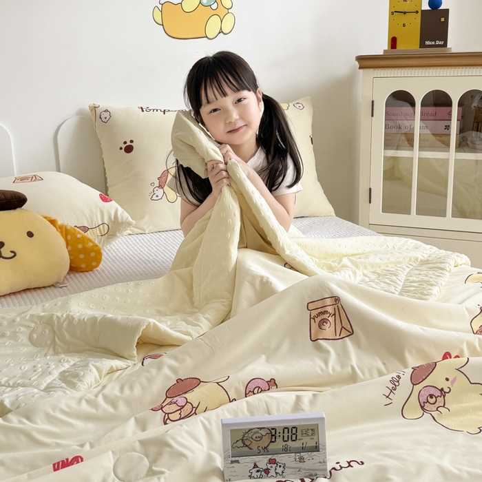 91家纺网 家纺一手货源 找家纺 花满路 2026新款儿童有氨凉感丝夏被夏凉被空调被 奶香布丁狗