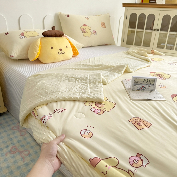 91家纺网 家纺一手货源 找家纺 花满路 2026新款儿童有氨凉感丝夏被夏凉被空调被 奶香布丁狗