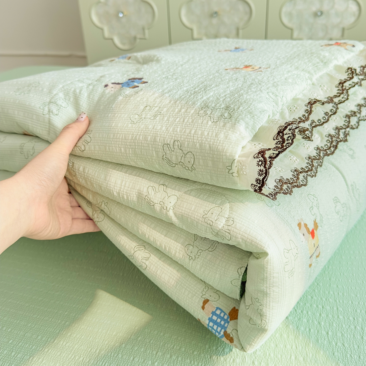 91家纺网 家纺一手货源 找家纺 眠势力 2026新款泡芙纱夏被四件套全棉花边空调被夏凉被薄被子 飞飞马