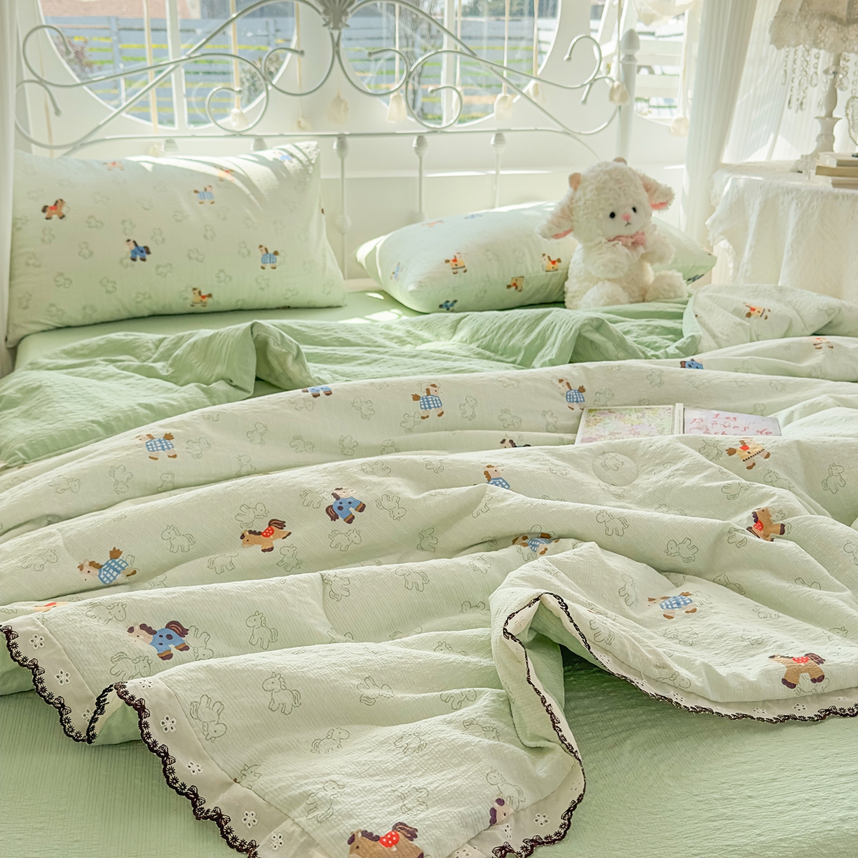 91家纺网 家纺一手货源 找家纺 眠势力 2026新款泡芙纱夏被四件套全棉花边空调被夏凉被薄被子 飞飞马