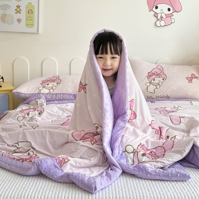 91家纺网 家纺一手货源 找家纺 花满路 2026新款儿童有氨凉感丝夏被夏凉被空调被 奶油美乐蒂