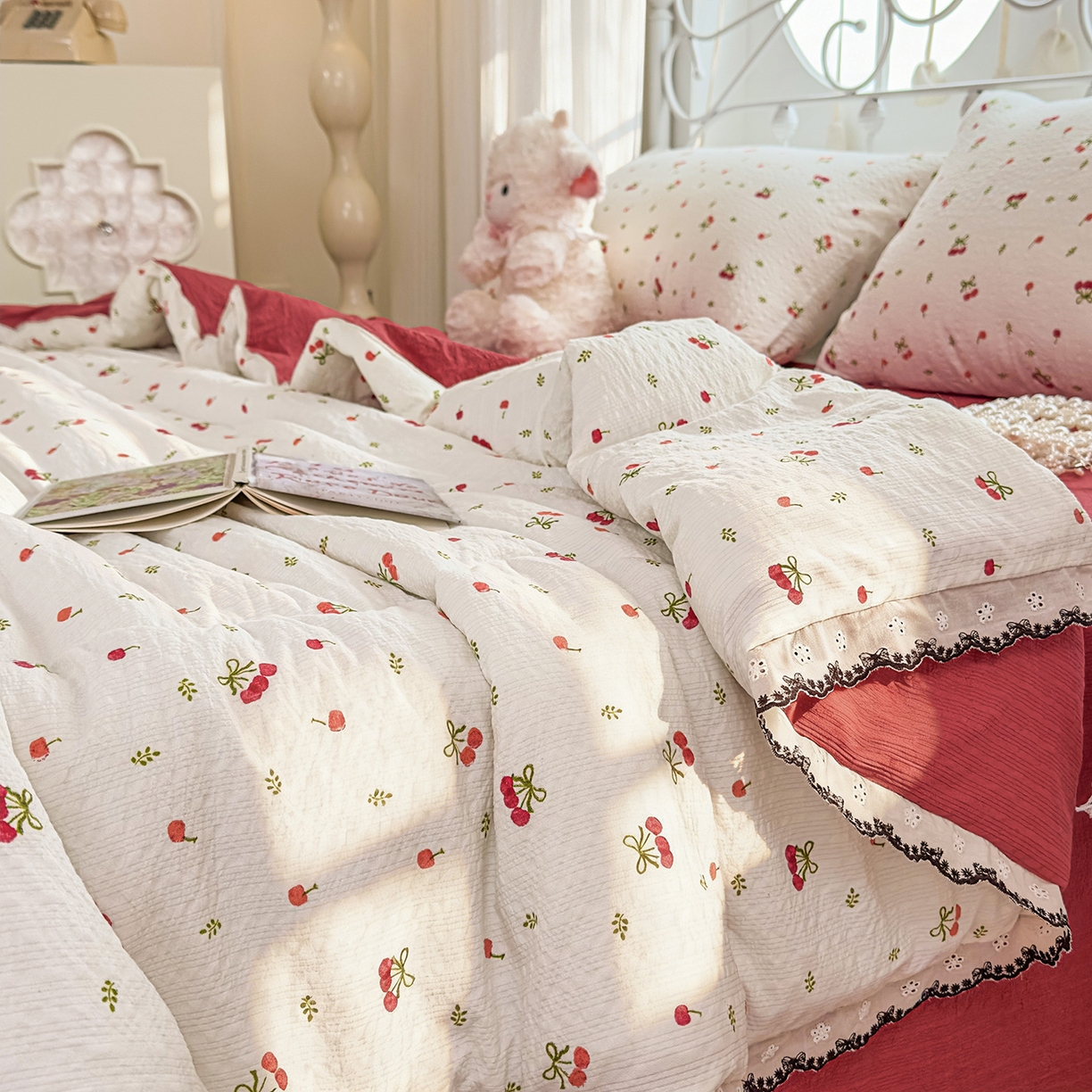 91家纺网 家纺一手货源 找家纺 眠势力 2026新款泡芙纱夏被四件套全棉花边空调被夏凉被薄被子 红果