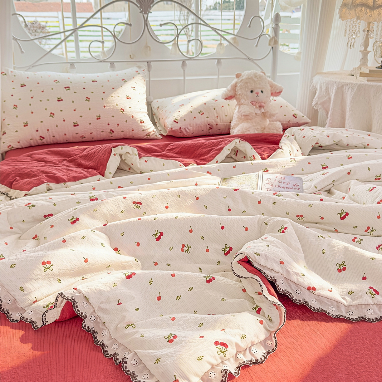 91家纺网 家纺一手货源 找家纺 眠势力 2026新款泡芙纱夏被四件套全棉花边空调被夏凉被薄被子 红果