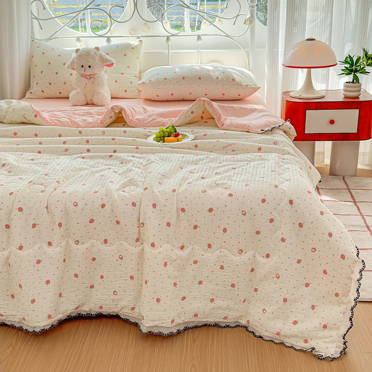 91家纺网 家纺一手货源 找家纺 眠势力 2026新款泡芙纱夏被四件套全棉花边空调被夏凉被薄被子 美莓果