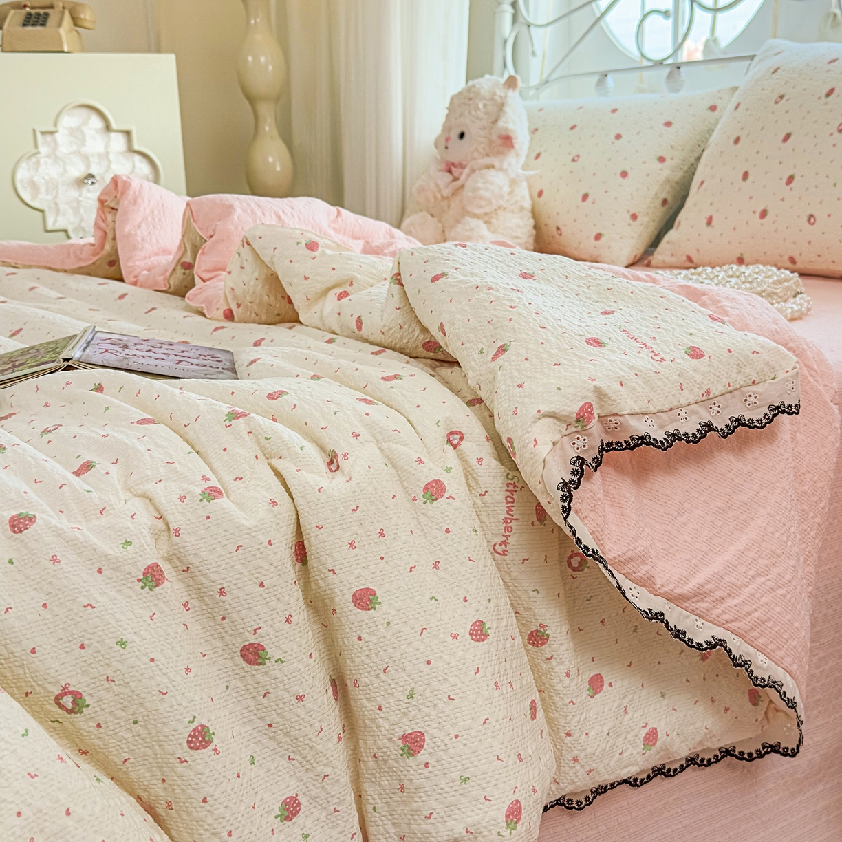 91家纺网 家纺一手货源 找家纺 眠势力 2026新款泡芙纱夏被四件套全棉花边空调被夏凉被薄被子 美莓果