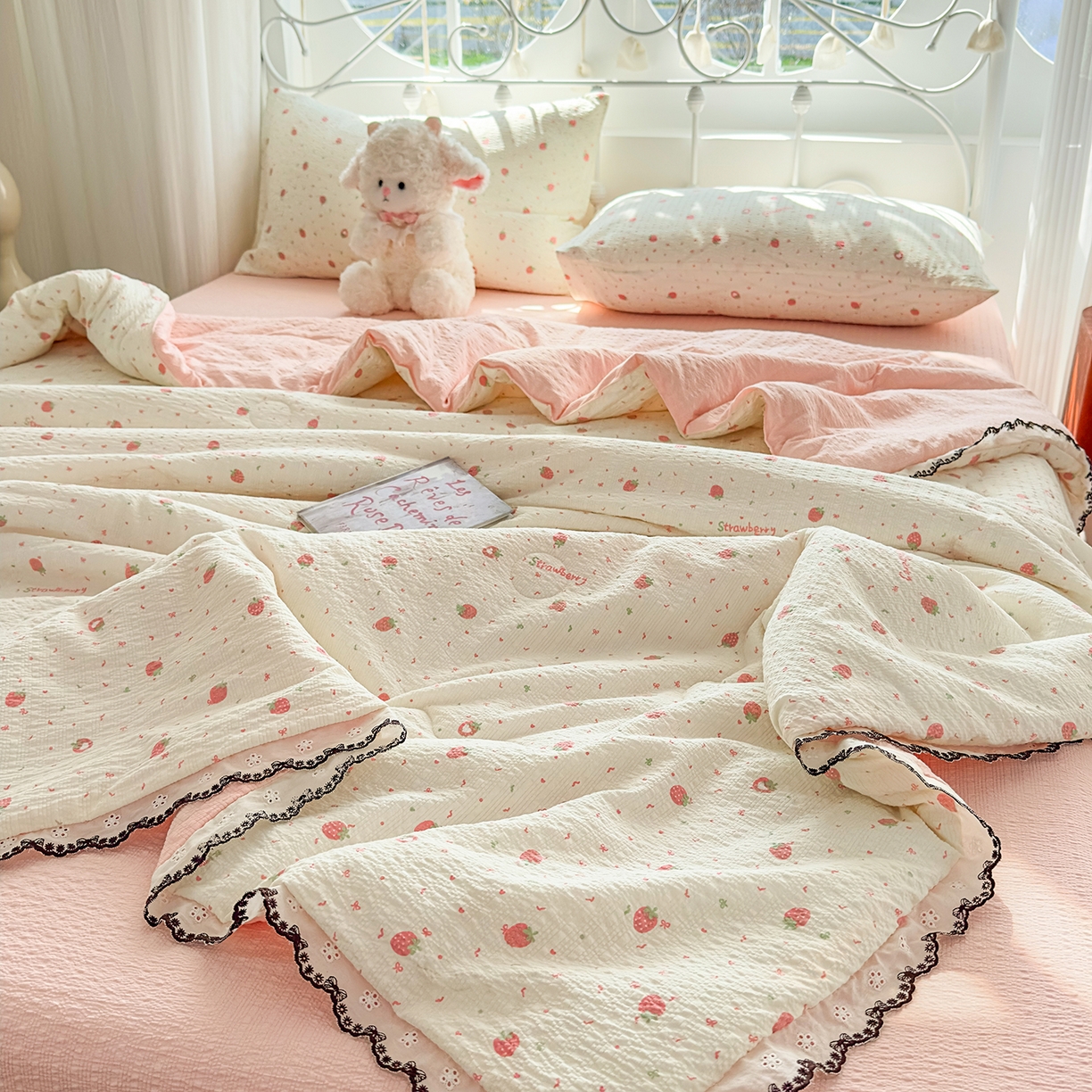 91家纺网 家纺一手货源 找家纺 眠势力 2026新款泡芙纱夏被四件套全棉花边空调被夏凉被薄被子 美莓果