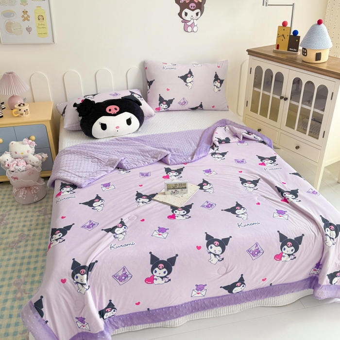 91家纺网 家纺一手货源 找家纺 花满路 2026新款儿童有氨凉感丝夏被夏凉被空调被 甜酷库洛米