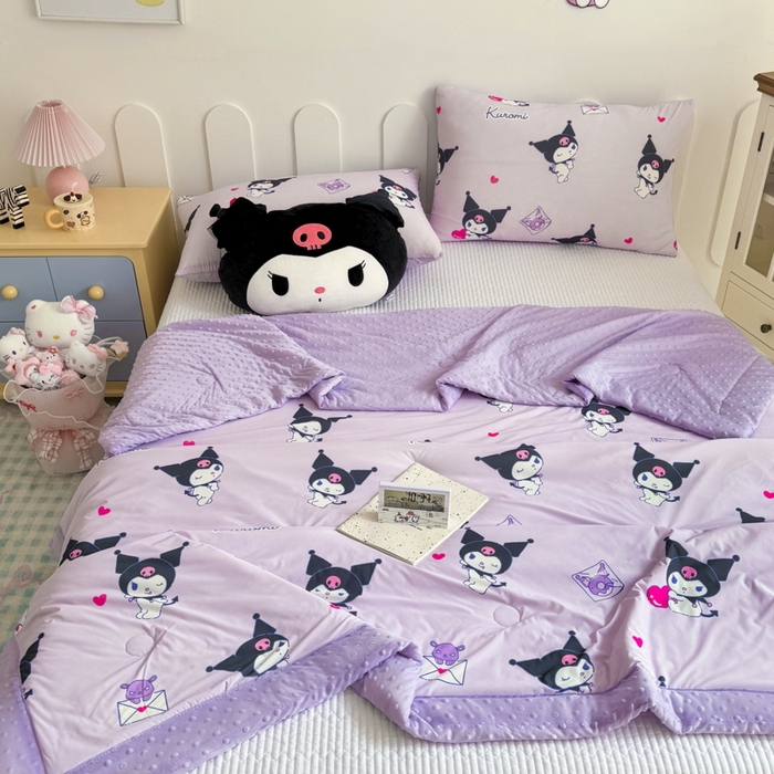 91家纺网 家纺一手货源 找家纺 花满路 2026新款儿童有氨凉感丝夏被夏凉被空调被 甜酷库洛米