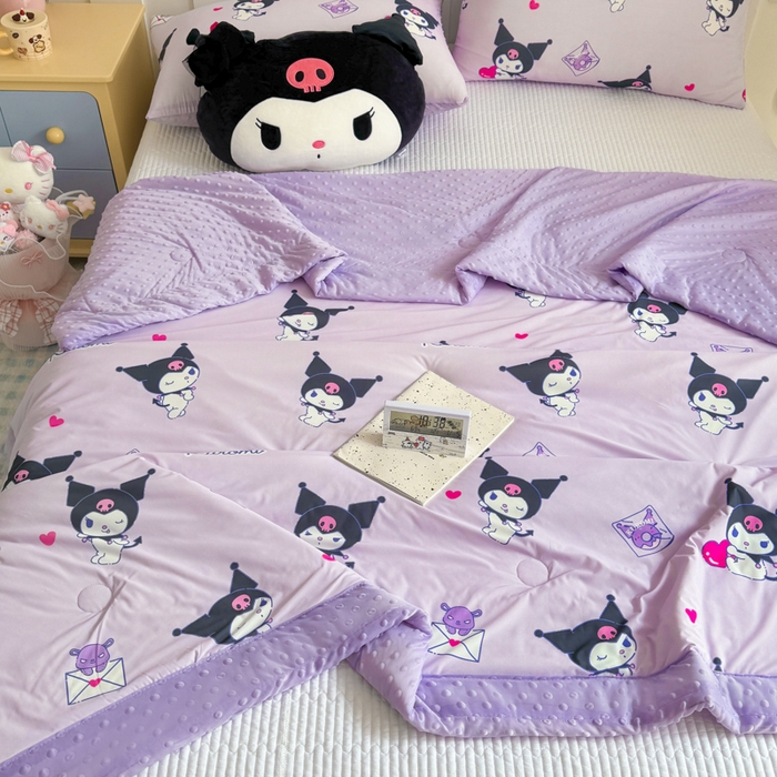 91家纺网 家纺一手货源 找家纺 花满路 2026新款儿童有氨凉感丝夏被夏凉被空调被 甜酷库洛米