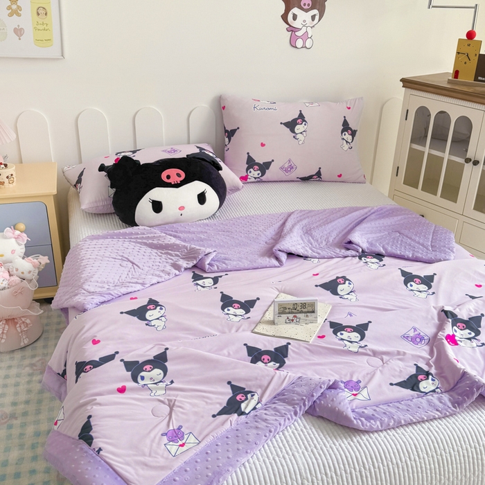 91家纺网 家纺一手货源 找家纺 花满路 2026新款儿童有氨凉感丝夏被夏凉被空调被 甜酷库洛米