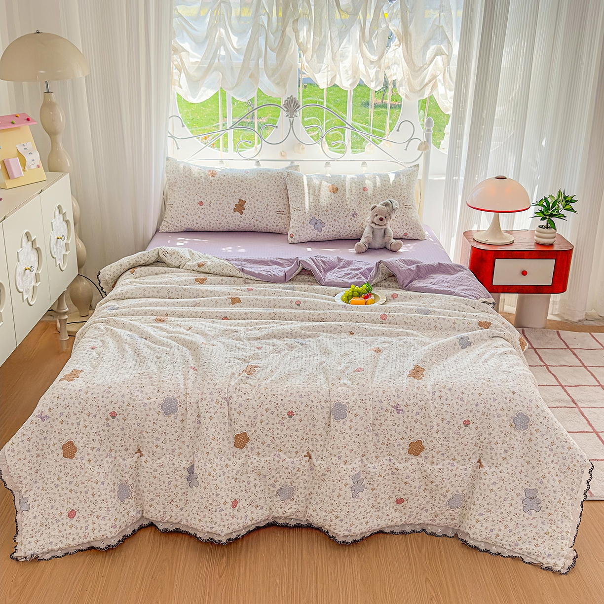 91家纺网 家纺一手货源 找家纺 眠势力 2026新款泡芙纱夏被四件套全棉花边空调被夏凉被薄被子 曲奇小熊