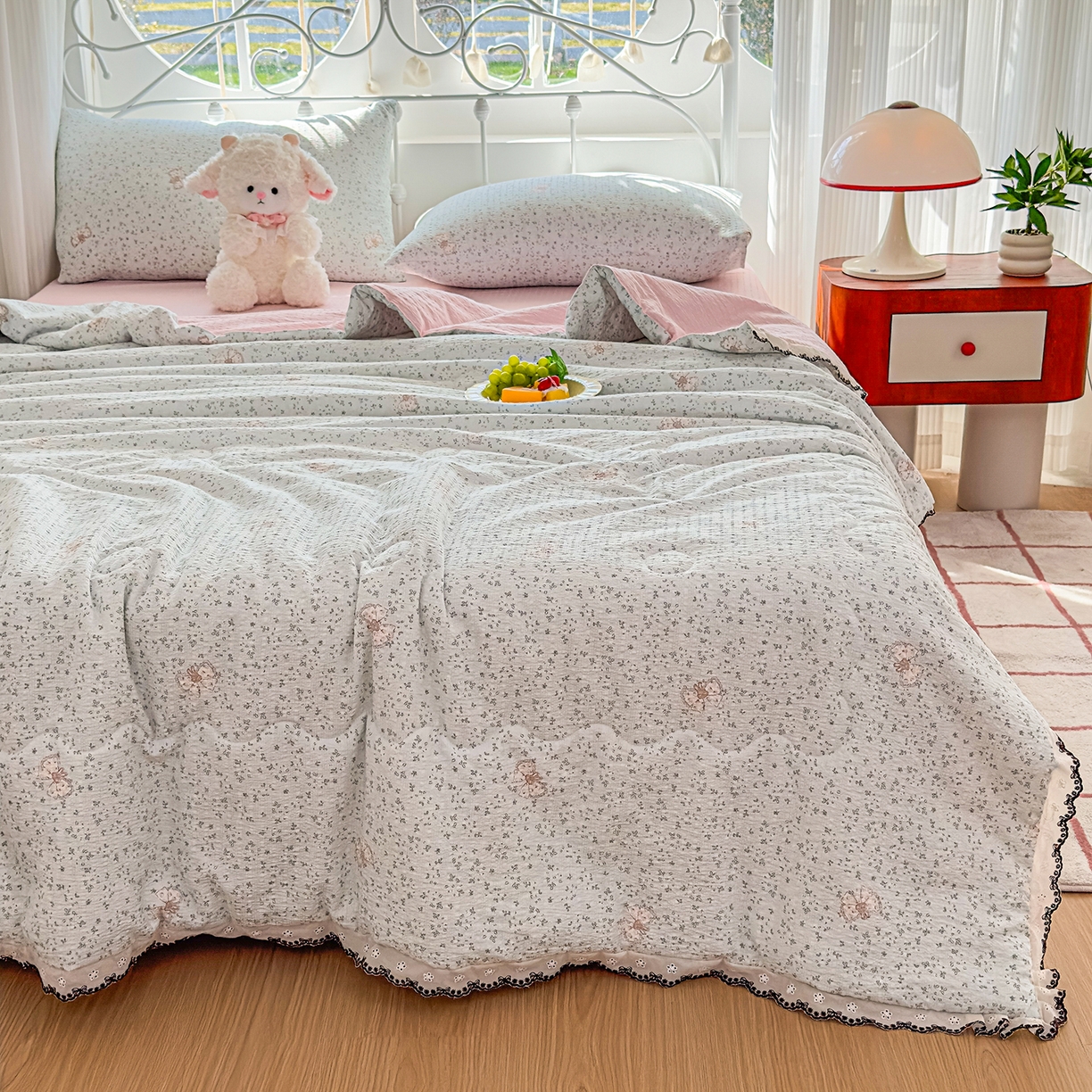 91家纺网 家纺一手货源 找家纺 眠势力 2026新款泡芙纱夏被四件套全棉花边空调被夏凉被薄被子 兔小妹