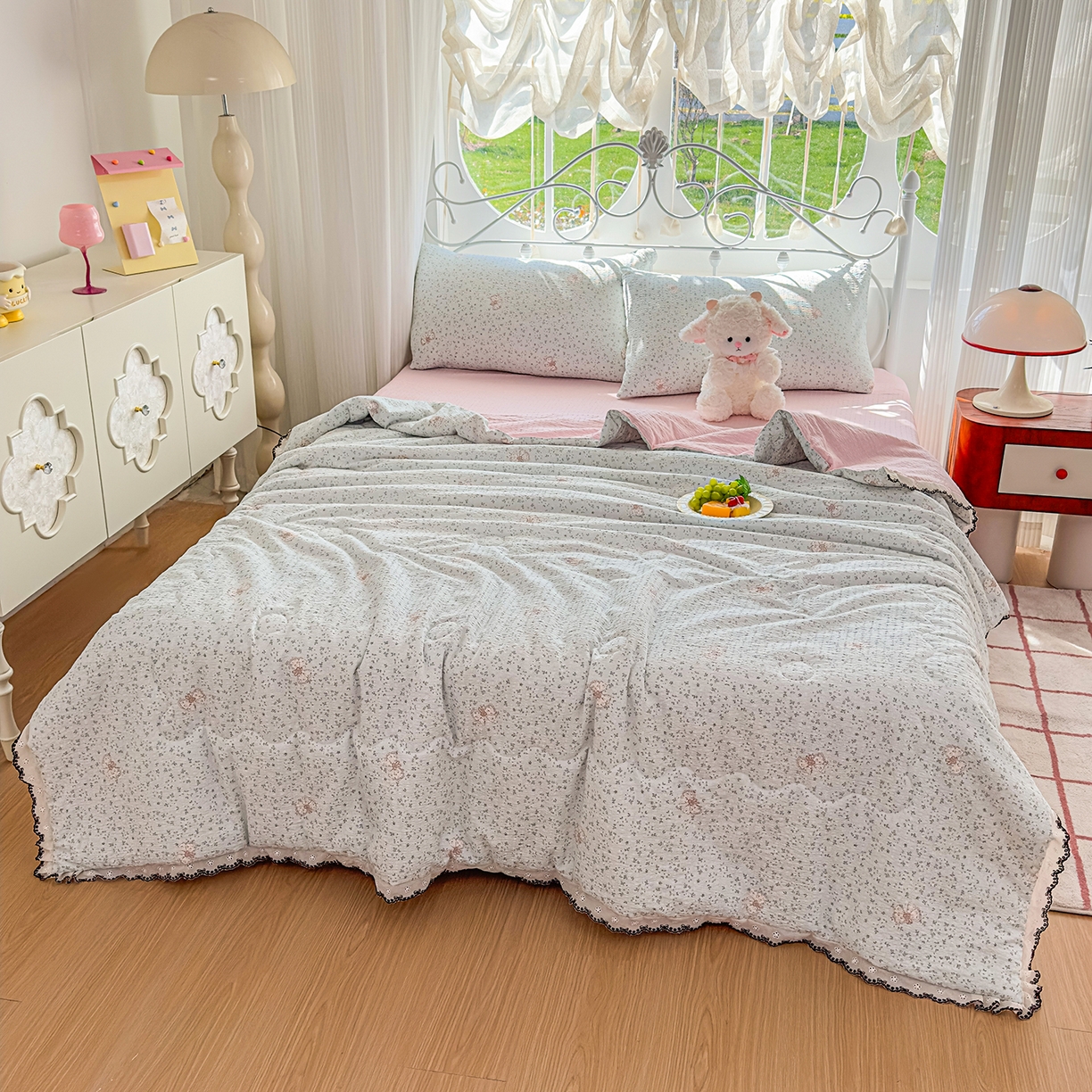 91家纺网 家纺一手货源 找家纺 眠势力 2026新款泡芙纱夏被四件套全棉花边空调被夏凉被薄被子 兔小妹