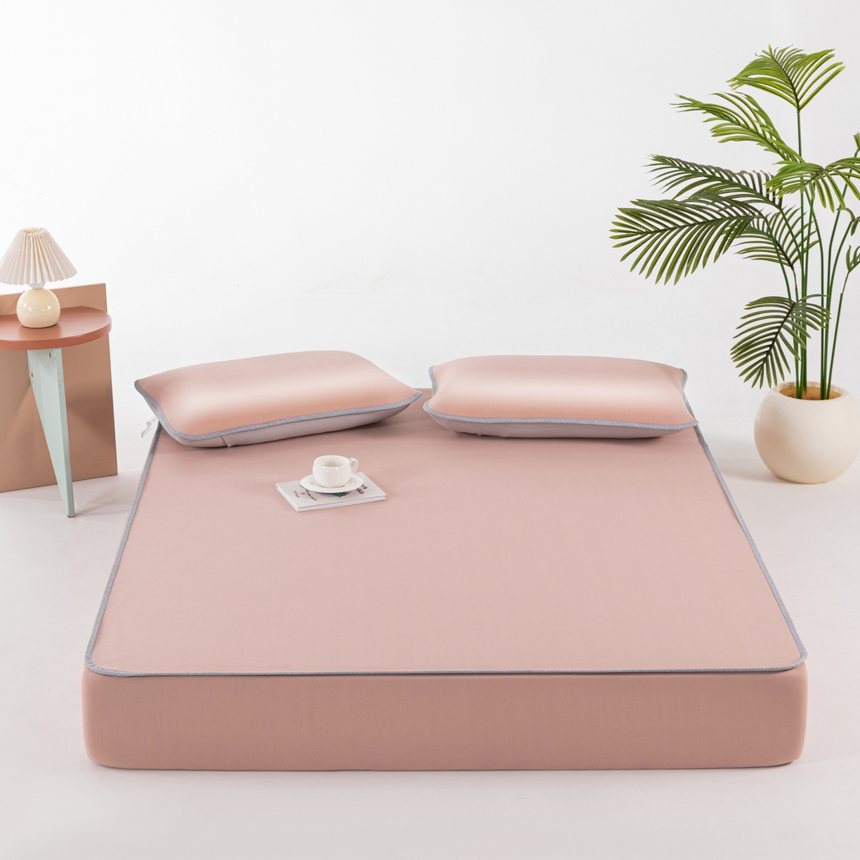 91家纺网 家纺一手货源 找家纺 凌云家纺 2026新款A类100%锦纶凉感凉席床笠款 镜面席床笠-裸粉