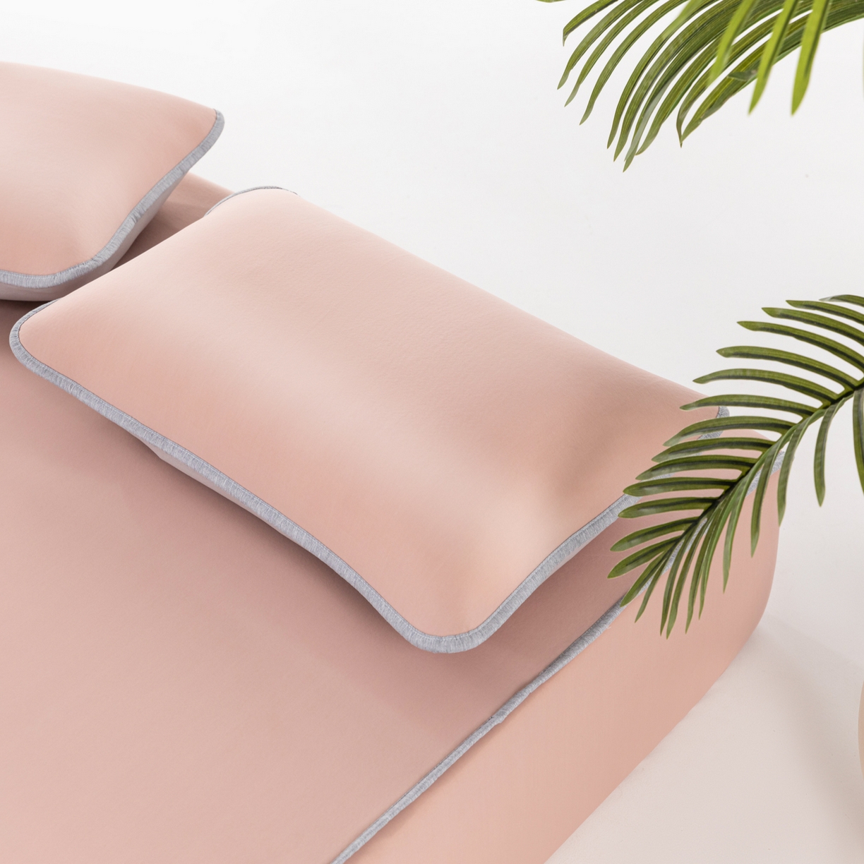 91家纺网 家纺一手货源 找家纺 凌云家纺 2026新款A类100%锦纶凉感凉席床笠款 镜面席床笠-裸粉