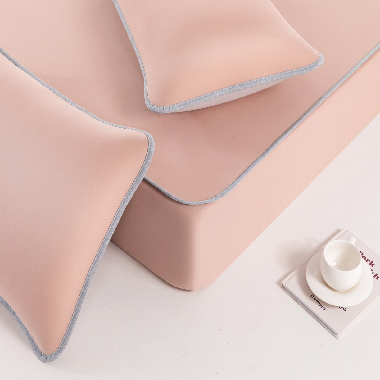 91家纺网 家纺一手货源 找家纺 凌云家纺 2026新款A类100%锦纶凉感凉席床笠款 镜面席床笠-裸粉