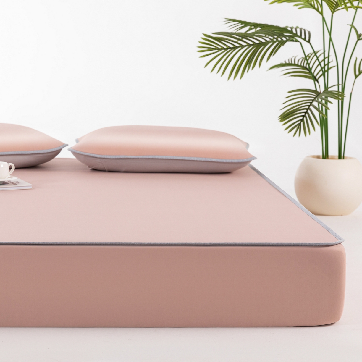 91家纺网 家纺一手货源 找家纺 凌云家纺 2026新款A类100%锦纶凉感凉席床笠款 镜面席床笠-裸粉