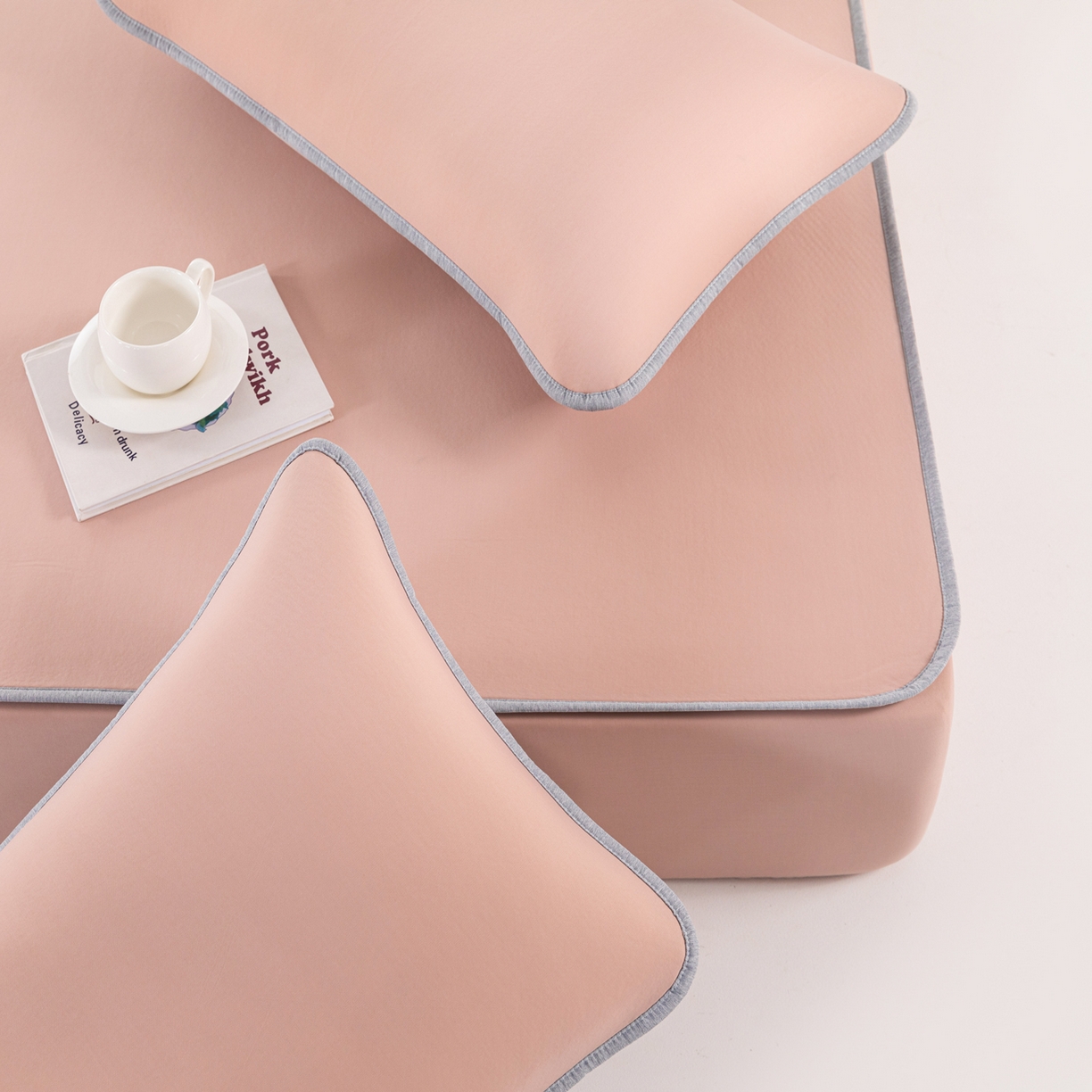 91家纺网 家纺一手货源 找家纺 凌云家纺 2026新款A类100%锦纶凉感凉席床笠款 镜面席床笠-裸粉