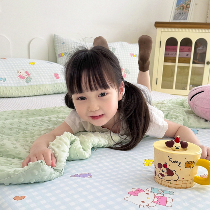 91家纺网 家纺一手货源 找家纺 花满路 2026新款儿童有氨凉感丝夏被夏凉被空调被 小格kitty