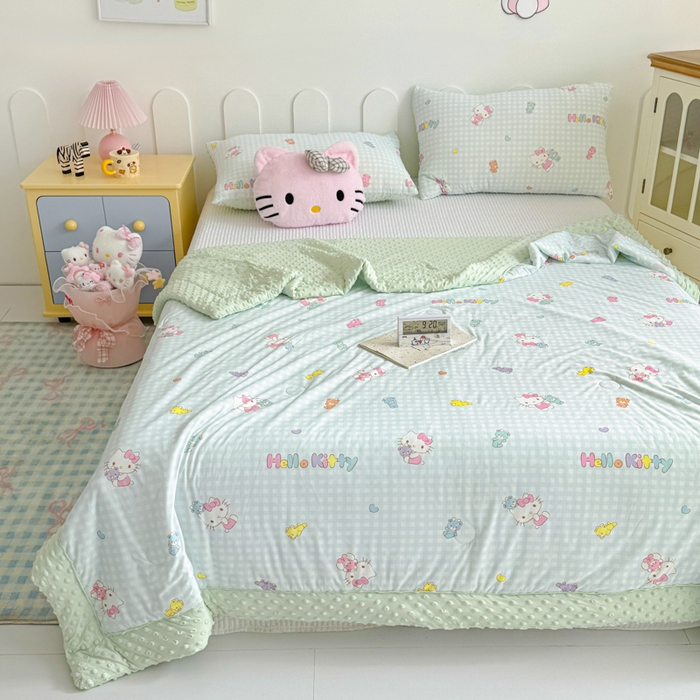 91家纺网 家纺一手货源 找家纺 花满路 2026新款儿童有氨凉感丝夏被夏凉被空调被 小格kitty