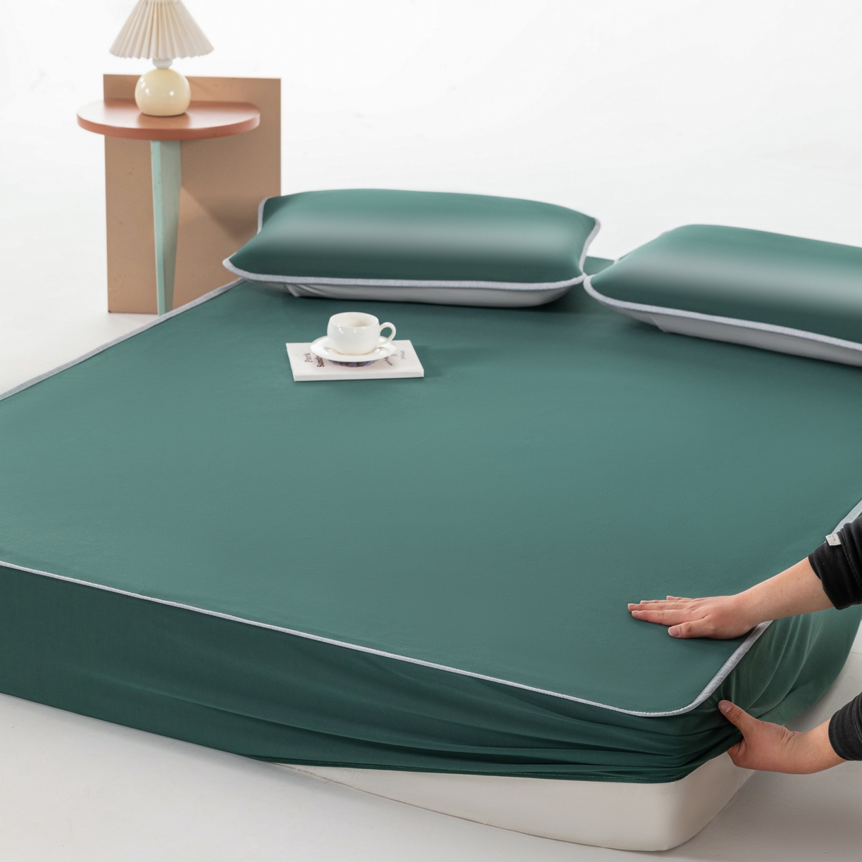 91家纺网 家纺一手货源 找家纺 凌云家纺 2026新款A类100%锦纶凉感凉席床笠款 镜面席床笠-墨绿