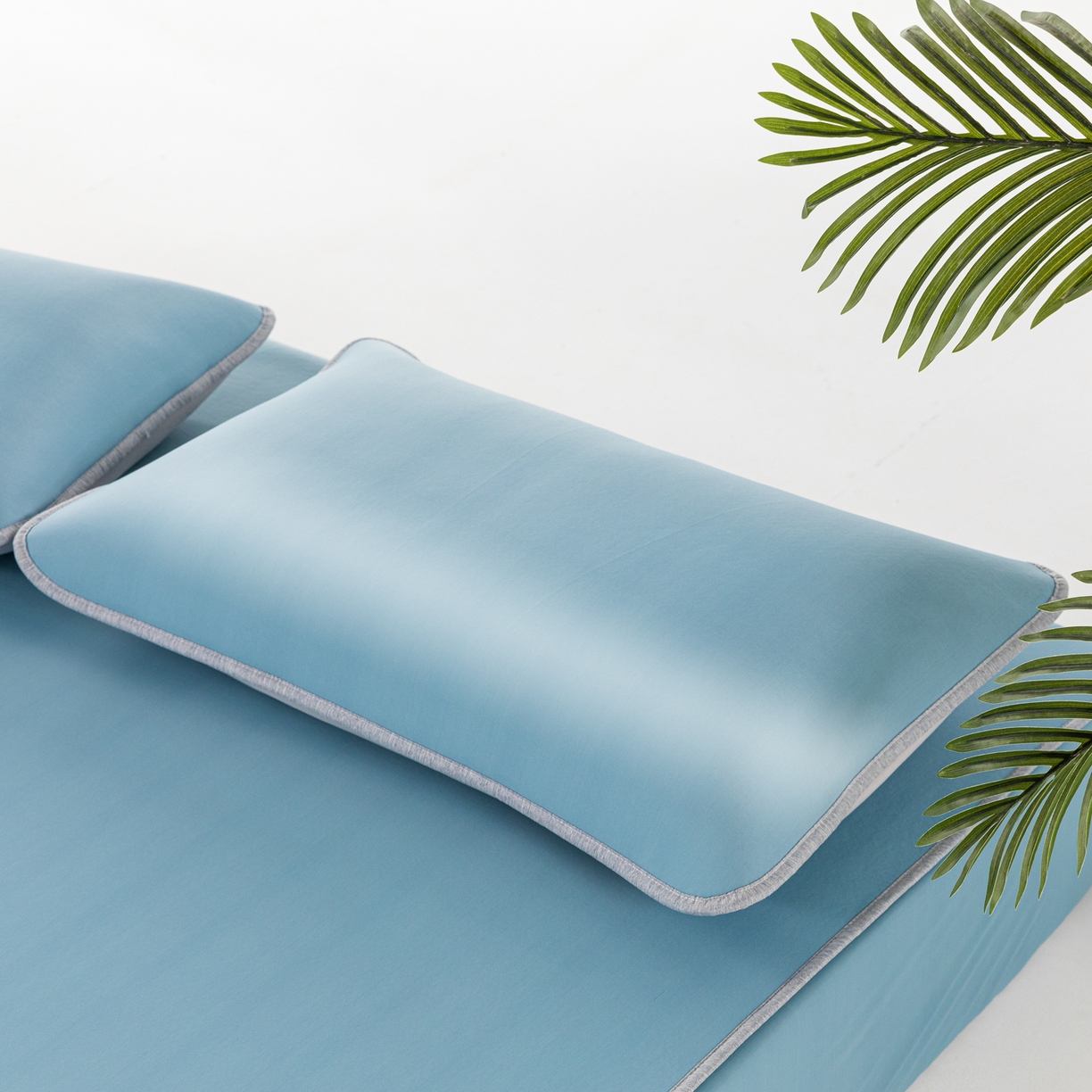 91家纺网 家纺一手货源 找家纺 凌云家纺 2026新款A类100%锦纶凉感凉席床笠款 镜面席床笠-雅蓝