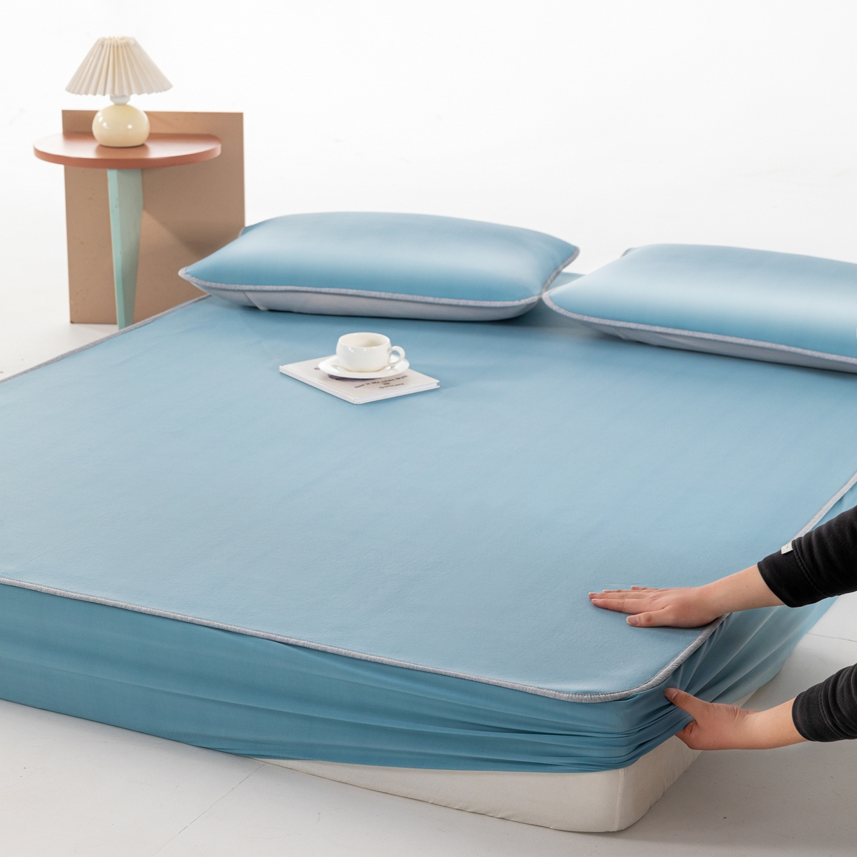 91家纺网 家纺一手货源 找家纺 凌云家纺 2026新款A类100%锦纶凉感凉席床笠款 镜面席床笠-雅蓝