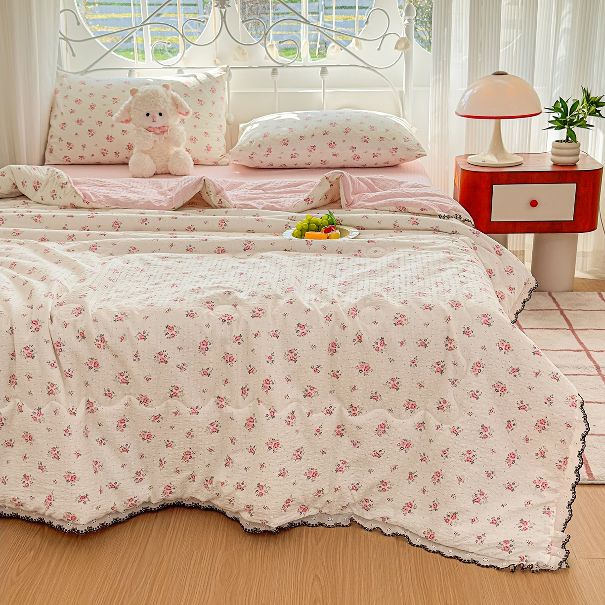 91家纺网 家纺一手货源 找家纺 眠势力 2026新款泡芙纱夏被四件套全棉花边空调被夏凉被薄被子 遇见花开