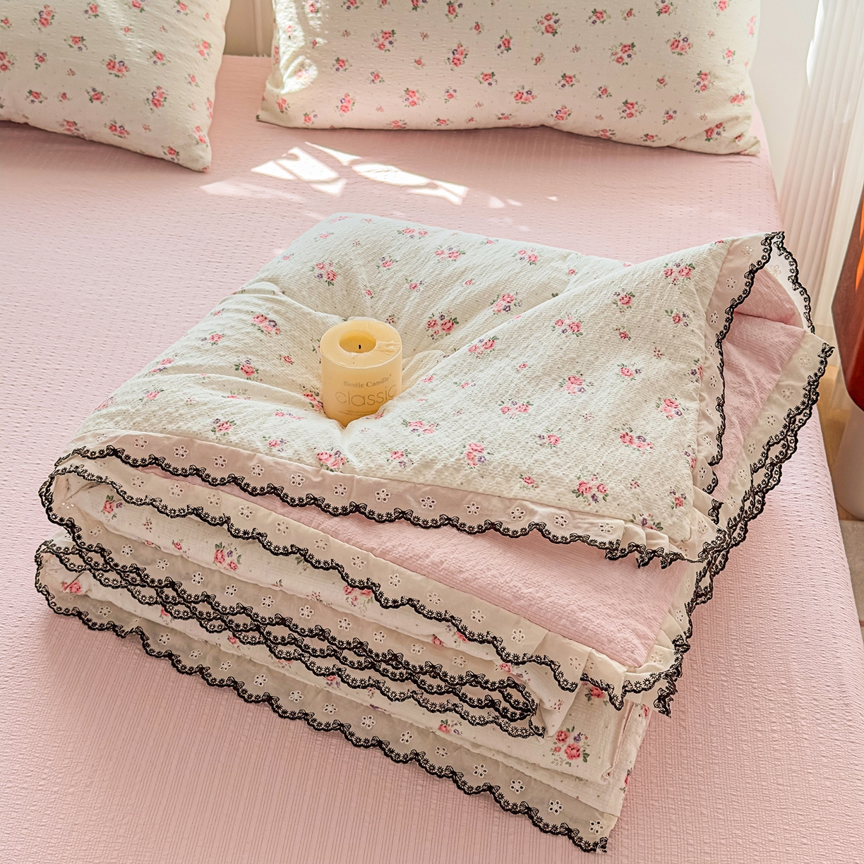 91家纺网 家纺一手货源 找家纺 眠势力 2026新款泡芙纱夏被四件套全棉花边空调被夏凉被薄被子 遇见花开