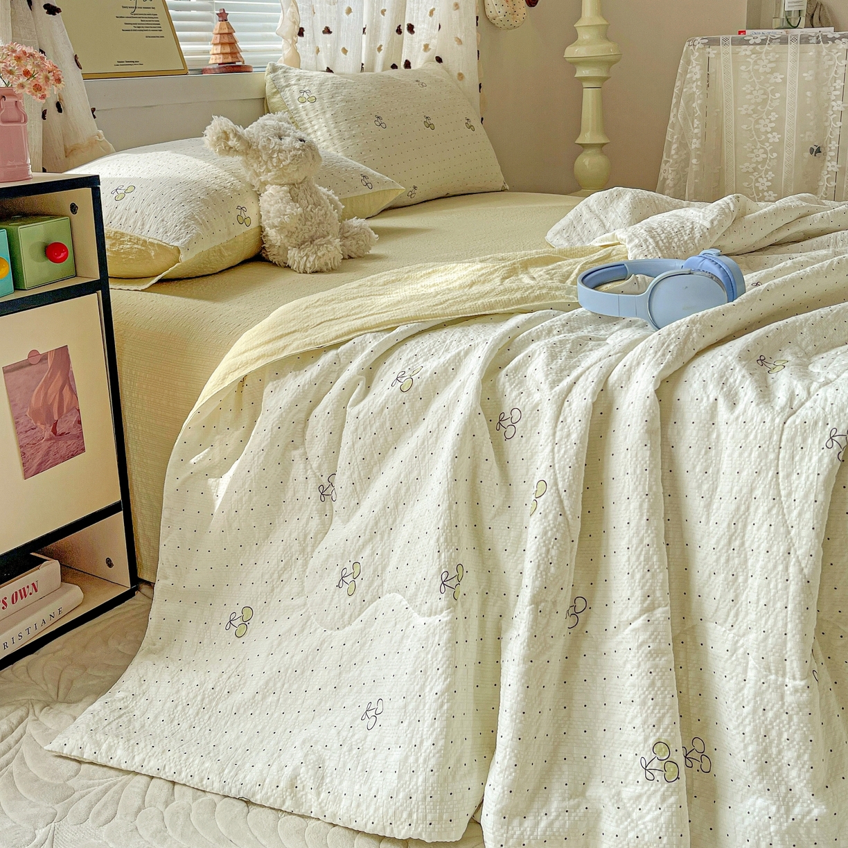 91家纺网 家纺一手货源 找家纺 一比一家纺 2026新款泡芙纱简款夏被四件套 樱桃波点