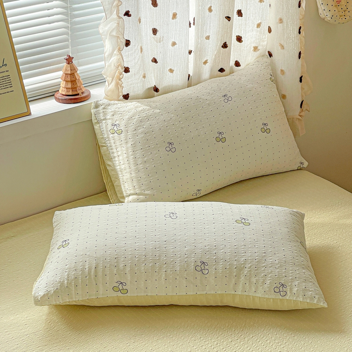 91家纺网 家纺一手货源 找家纺 一比一家纺 2026新款泡芙纱简款夏被四件套 樱桃波点