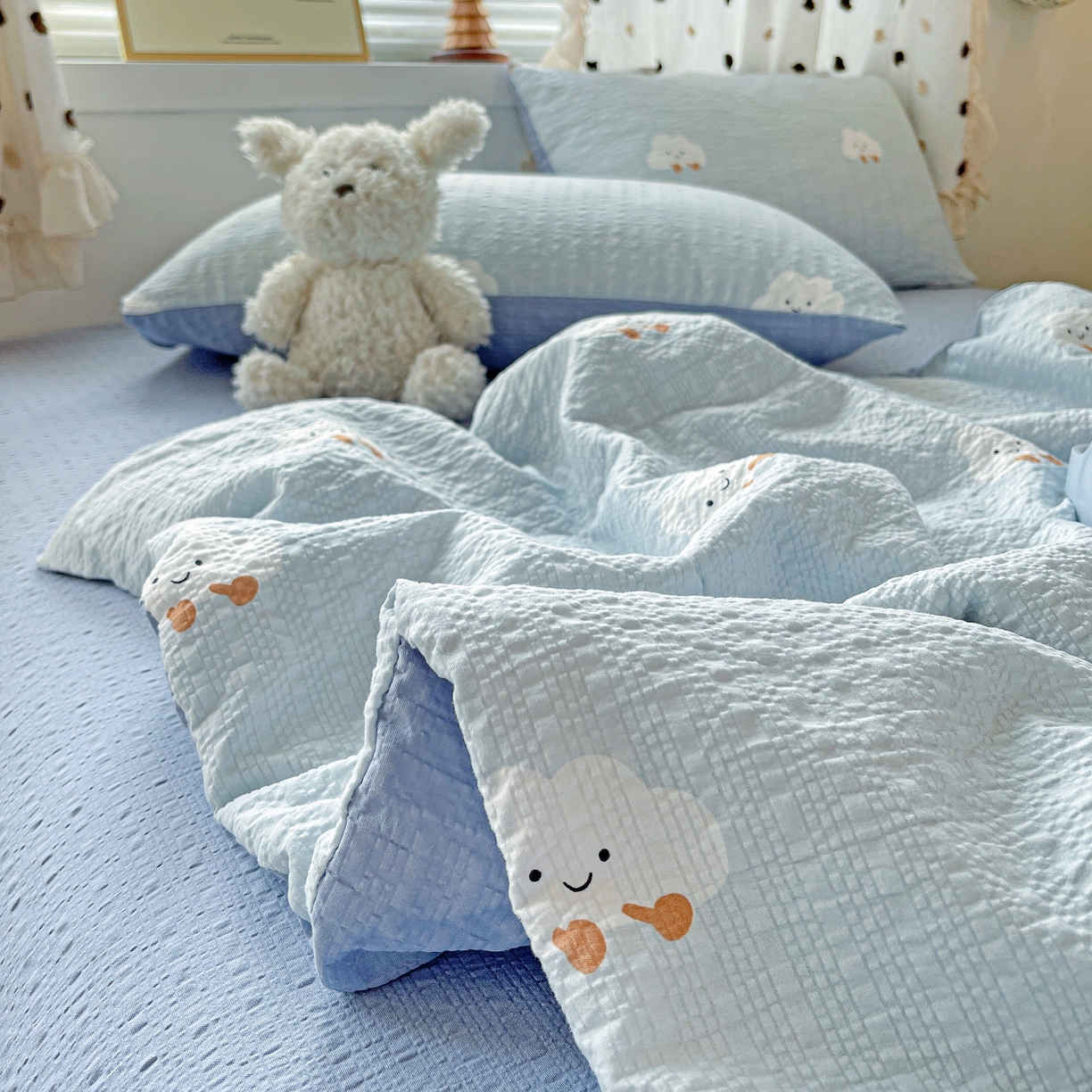 91家纺网 家纺一手货源 找家纺 一比一家纺 2026新款泡芙纱简款夏被四件套 云朵泡芙