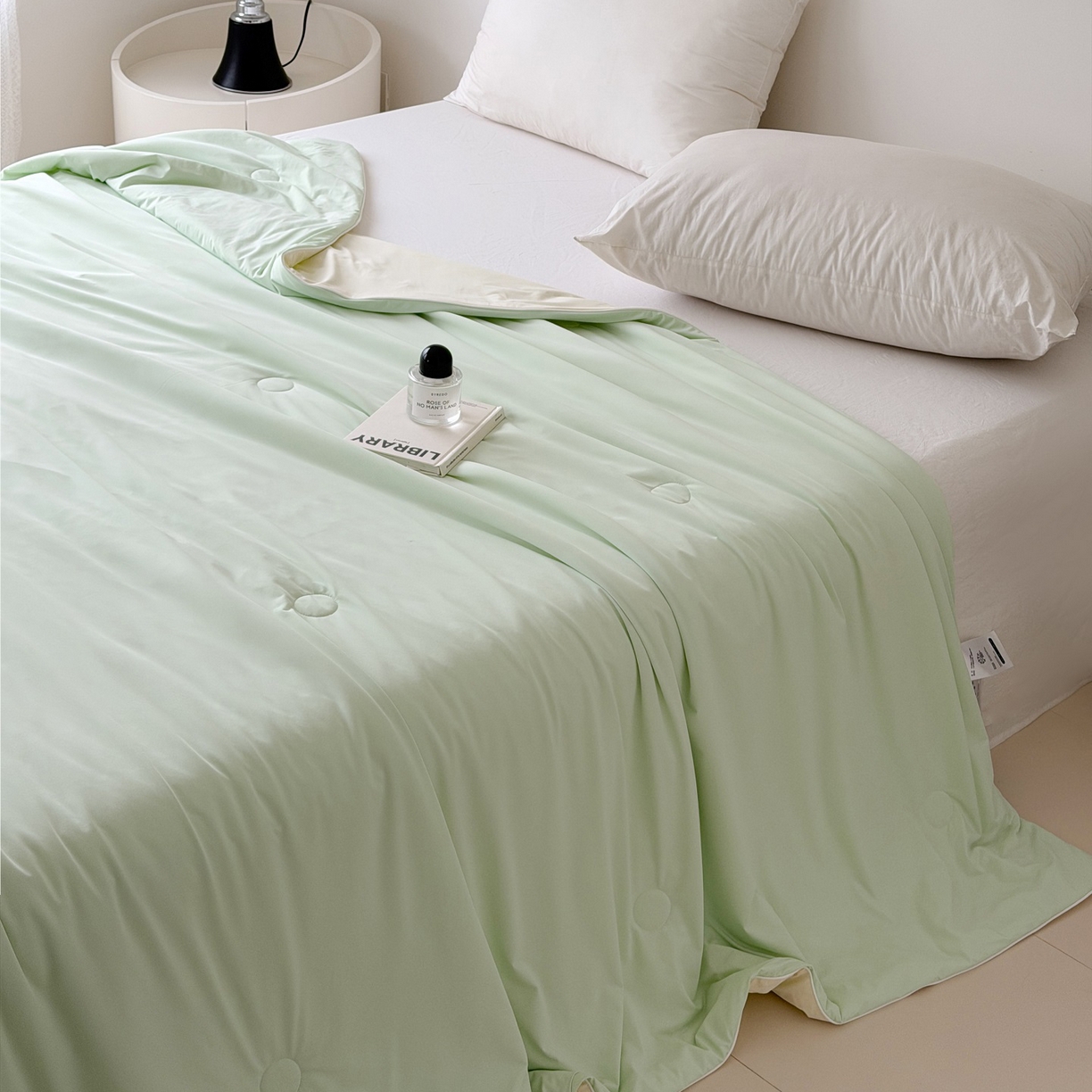 91家纺网 家纺一手货源 找家纺 朵希曼 2026新款锦氨纯色凉感夏被夏凉被空调被 发芽绿-奶白