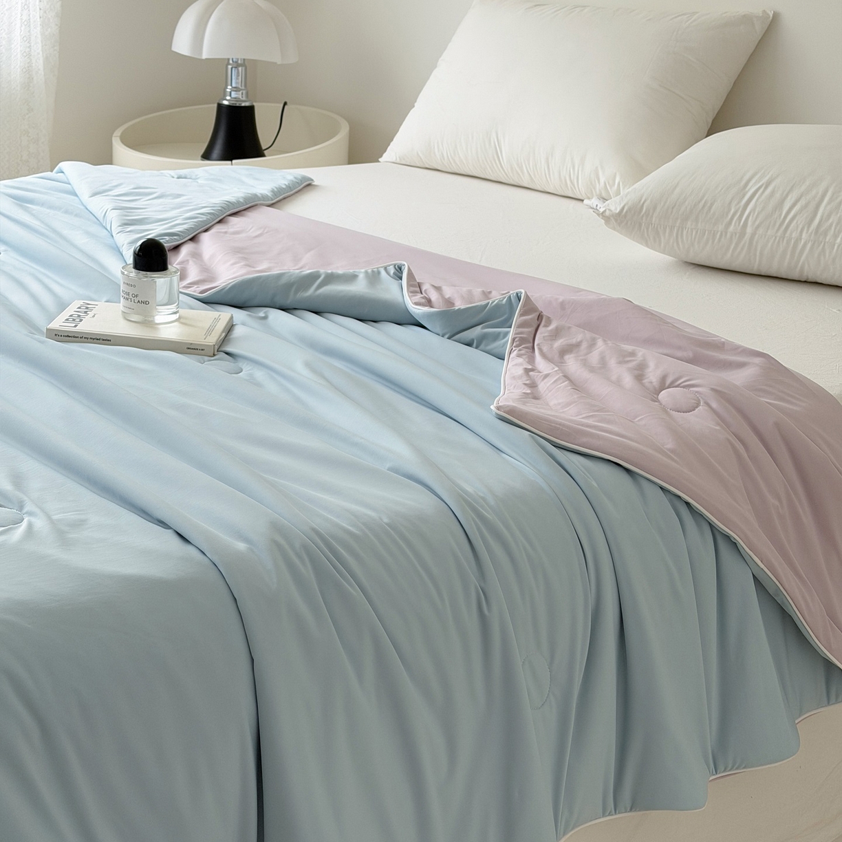 91家纺网 家纺一手货源 找家纺 朵希曼 2026新款锦氨纯色凉感夏被夏凉被空调被 电光蓝-奈斯紫