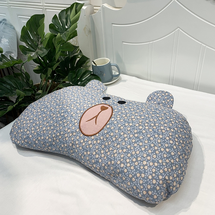 91家纺网 家纺一手货源 找家纺 全美家居 2026新款全棉荞麦枕薰衣草枕刺绣枕芯可爱熊荞麦枕头枕芯 呆呆熊【湖蓝】