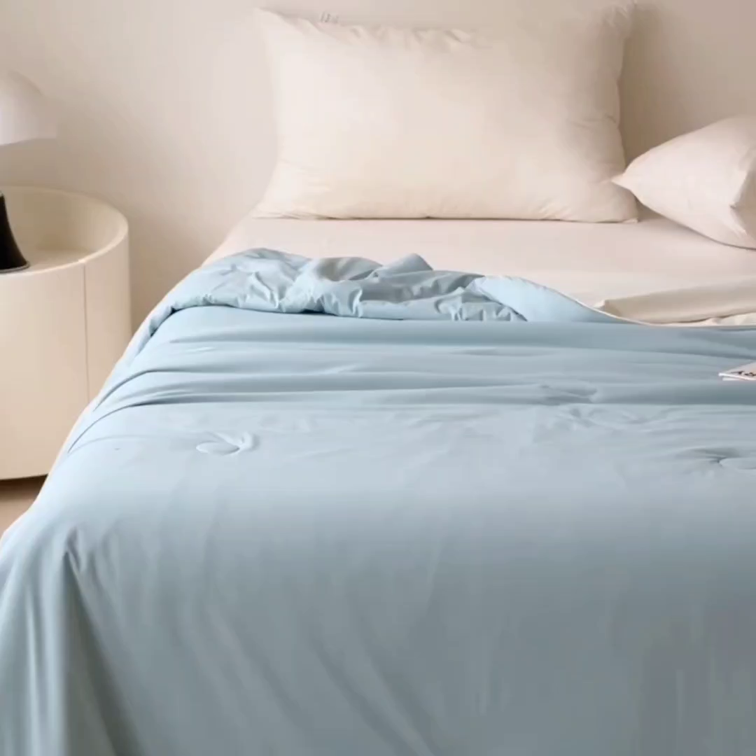 91家纺网 家纺一手货源 找家纺 朵希曼 2026新款锦氨纯色凉感夏被夏凉被空调被 冰蓝-柔玉白