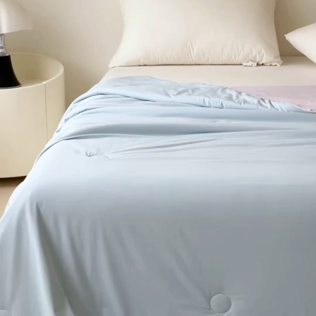 91家纺网 家纺一手货源 找家纺 朵希曼 2026新款锦氨纯色凉感夏被夏凉被空调被 电光蓝-奈斯紫