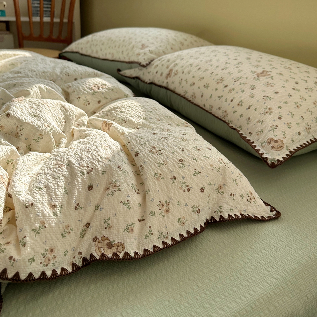 91家纺网 家纺一手货源 找家纺 （总）几禾 2026新款高品质A类110g泡芙纱甜栗贝壳边四件套