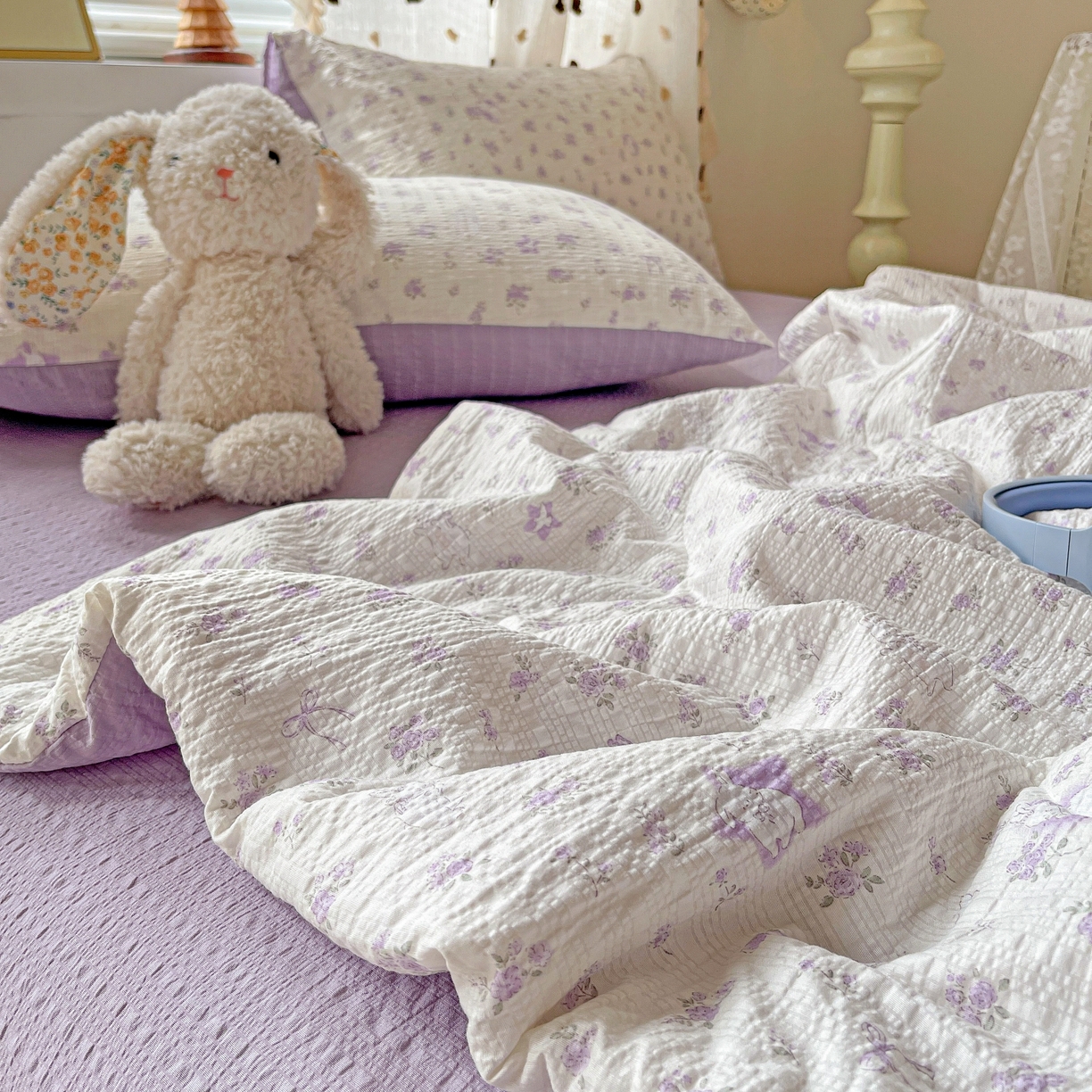 91家纺网 家纺一手货源 找家纺 一比一家纺 2026新款泡芙纱简款夏被四件套 紫色花语