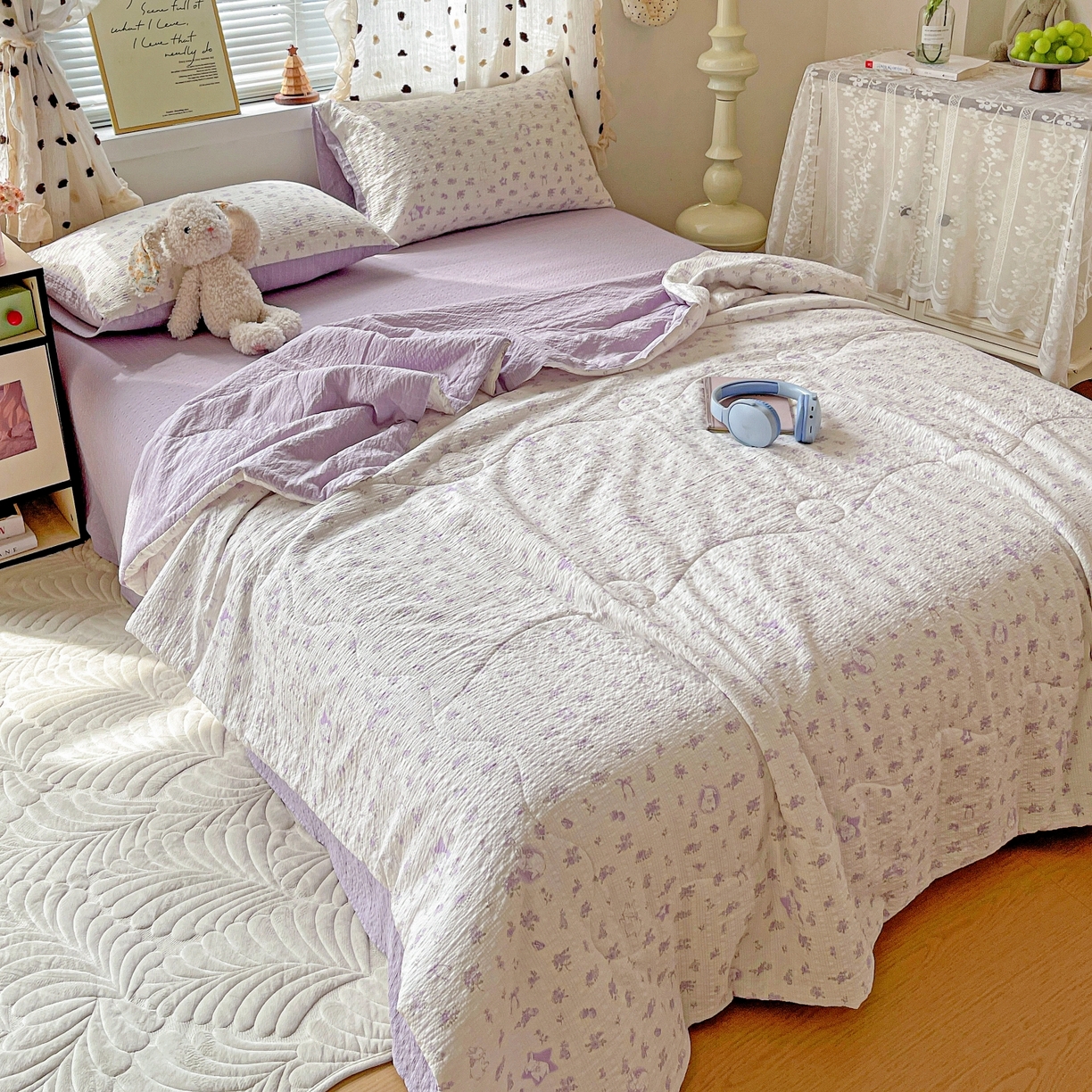 91家纺网 家纺一手货源 找家纺 一比一家纺 2026新款泡芙纱简款夏被四件套 紫色花语