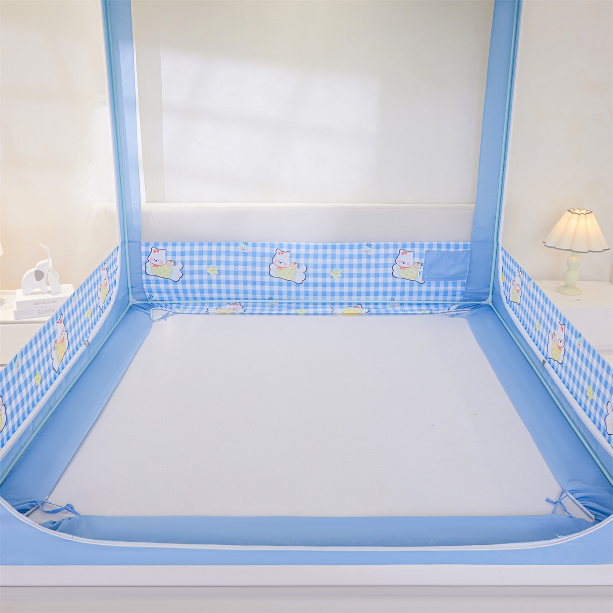 91家纺网 家纺一手货源 找家纺 迪凡保罗蚊帐 2026新款2606专版卡通回底全底AB版遮光帘坐床蚊帐 可爱奶狗-带床帘