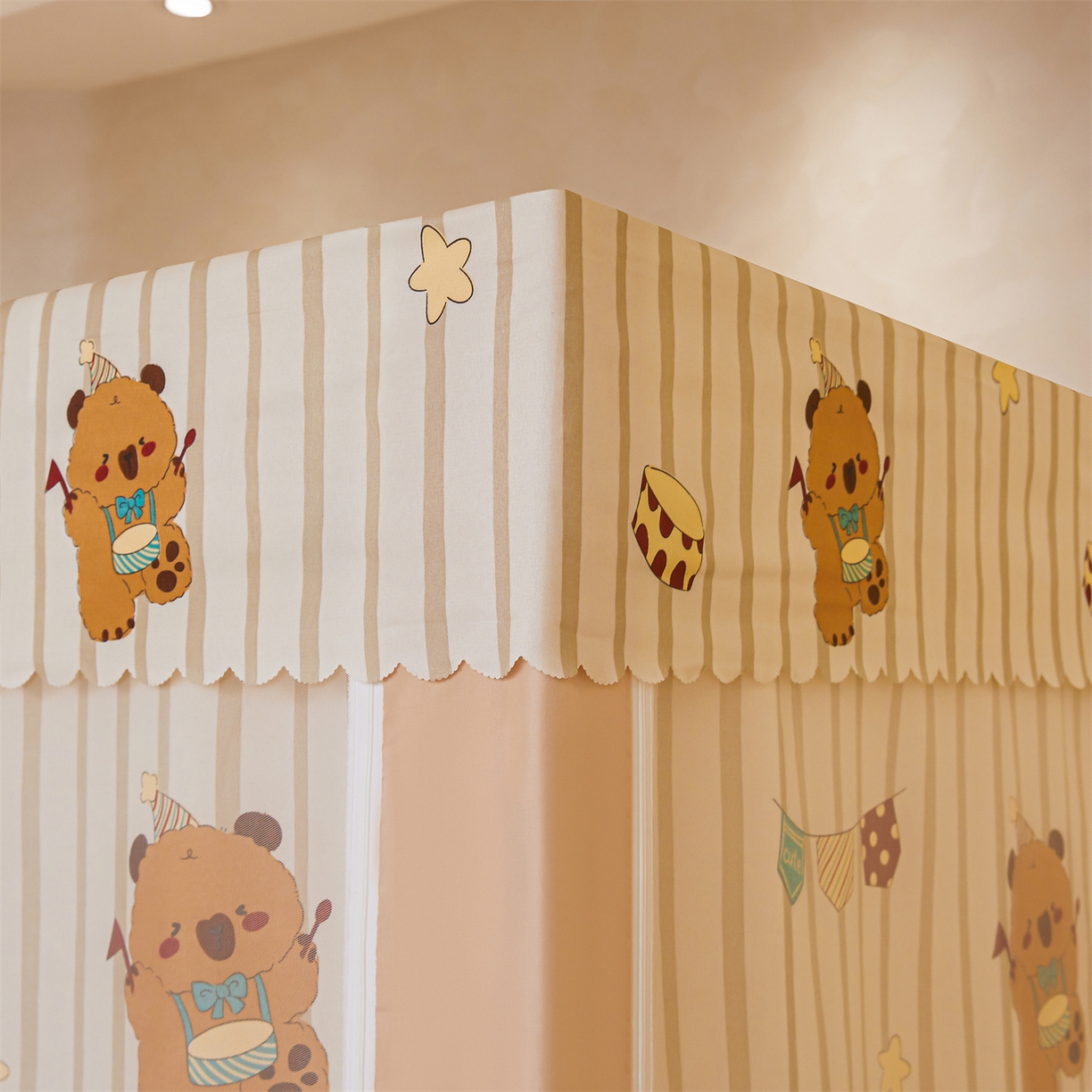 91家纺网 家纺一手货源 找家纺 迪凡保罗蚊帐 2026新款2606专版卡通回底全底AB版遮光帘坐床蚊帐 卡皮熊-无床帘