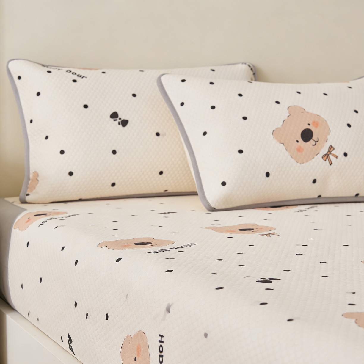 91家纺网 家纺一手货源 找家纺 奇丝雅 2026新款夏季A类卡通印花冰豆豆冰丝凉席枕套凉感家用可机洗单人学生宿舍48×74cm一只一对 抱抱熊