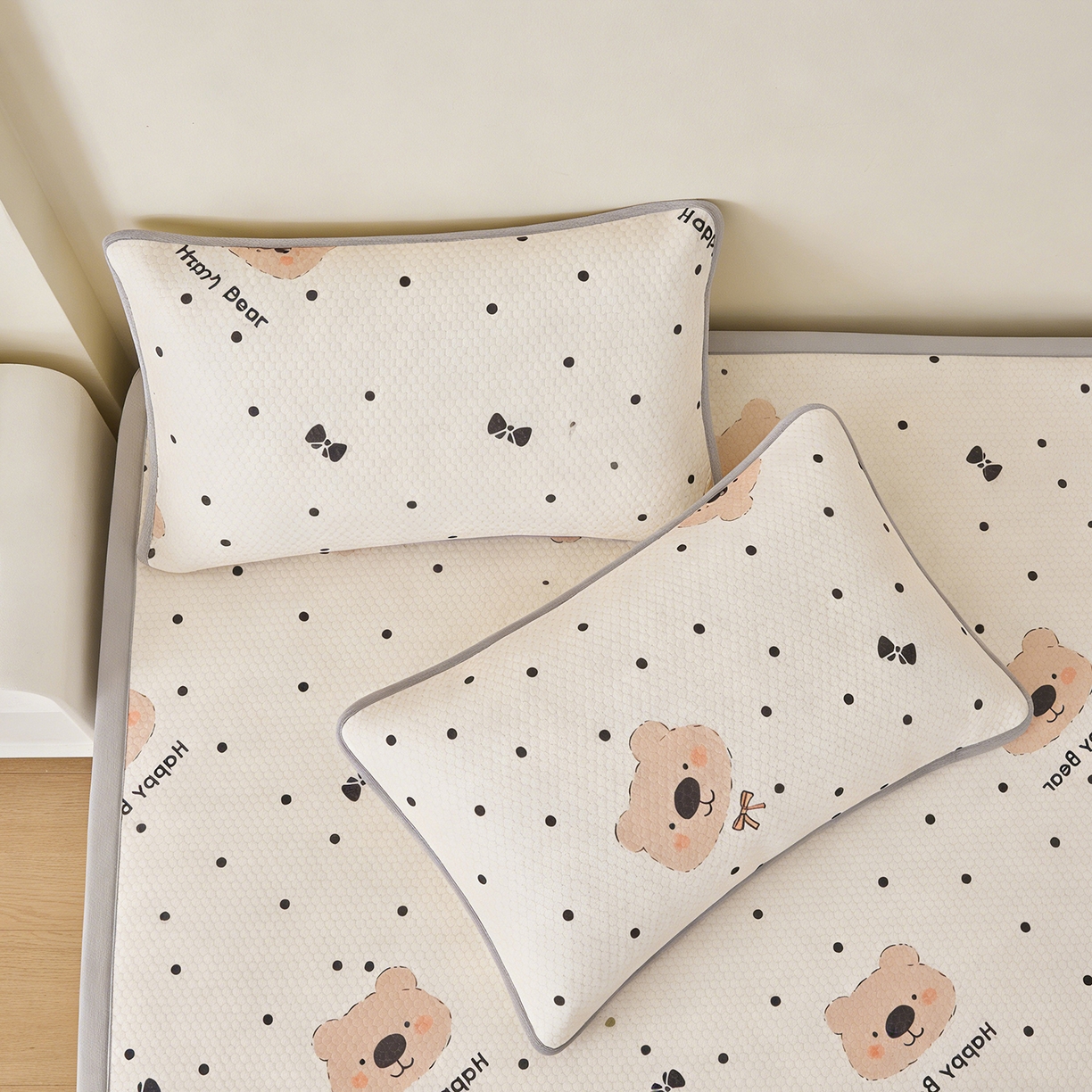 91家纺网 家纺一手货源 找家纺 奇丝雅 2026新款夏季A类卡通印花冰豆豆冰丝凉席枕套凉感家用可机洗单人学生宿舍48×74cm一只一对 抱抱熊